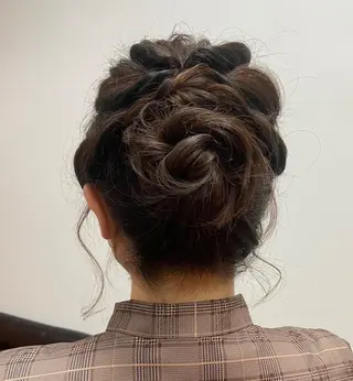 ミディアム ヘアアレンジ 安岡美咲✂︎ 艶カラー/髪質改善のヘアスタイル