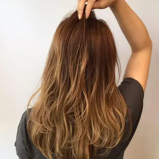 カラー セミロング ブリーチ/ヘアケア/ 艶髪/イギチハルのヘアスタイル