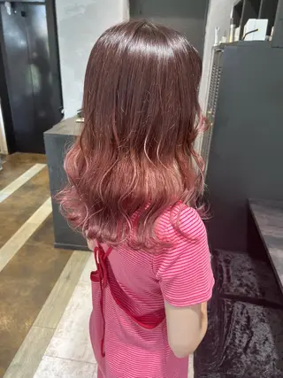 ミディアム maya レイヤーカットのヘアスタイル