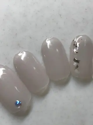 ネイル 爪工房ぱるっこ所属・川岡 香を里のネイルデザイン