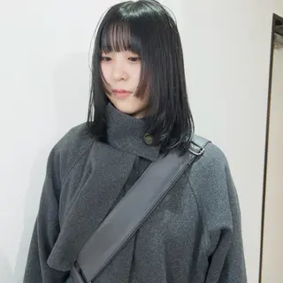 ミディアム カラー nonoka オリーブ/グレージュのヘアスタイル