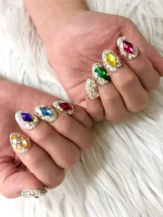 ネイル MADIA藤沢所属・MADIA MEGUのネイルデザイン