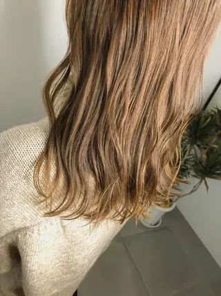 カラー 中澤 美緒のヘアスタイル