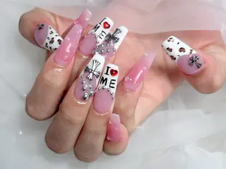 ネイル Laule'a Nail 新宿【ラウレアネイル】所属・Yu Yuのネイルデザイン