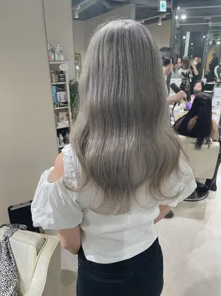 ロング カラー ブリーチとエクステ 最後の砦🤍アミルのヘアスタイル