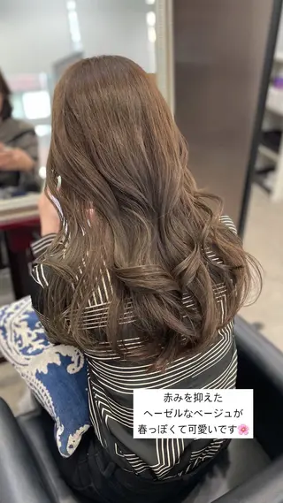 ロング タニ トモのヘアスタイル