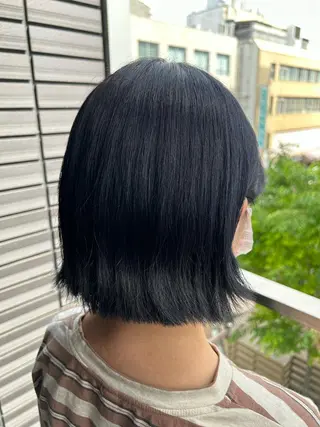 ミディアム 水谷 菜央のヘアスタイル