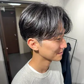 メンズ 表参道フェザーパーマ ニュアンスパーマのヘアスタイル