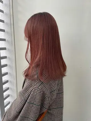 セミロング カラー 韓国🇰🇷レイヤー 映える顔周り🩷のヘアスタイル