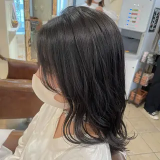 セミロング 切りっぱなしボブ ソノキユウカのヘアスタイル