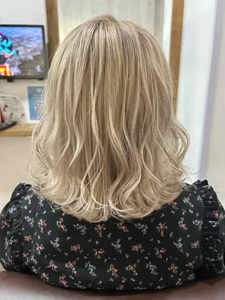 ミディアム カラー 古澤 杏奈のヘアスタイル
