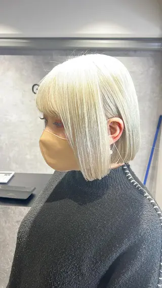 ショート カラー mimiiy梅田 中崎町ハイトーンのヘアスタイル