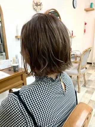 ミディアム K NATSUMIのヘアスタイル