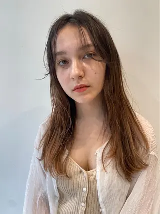 ロング カラー うえの ももねのヘアスタイル