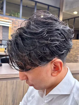 メンズ フェザーパーマ職人 🪽yutoのヘアスタイル