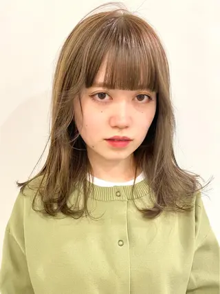 セミロング カラー ハイトーン/顔まわり Nina💒のヘアスタイル