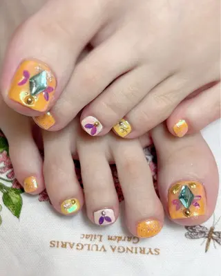 ネイル サンネイルズトーキョー所属・Sun Nails Tokyo三軒茶屋のネイルデザイン