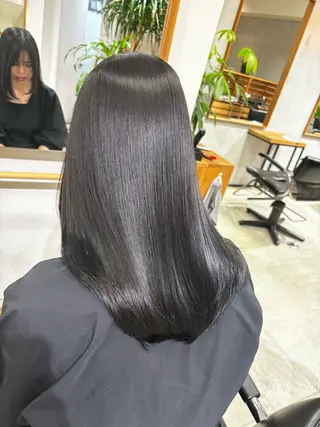 ミディアム カラー hoNua. 栄/透明感カラーのヘアスタイル