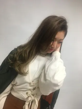 ロング カラー ヘアアレンジ 吉本 yoshimotoのヘアスタイル