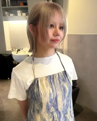 ショート カラー RAIMA ハイトーンレイヤーのヘアスタイル