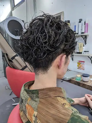 ショート メンズ パーマ KUGE AKIFUMIのヘアスタイル