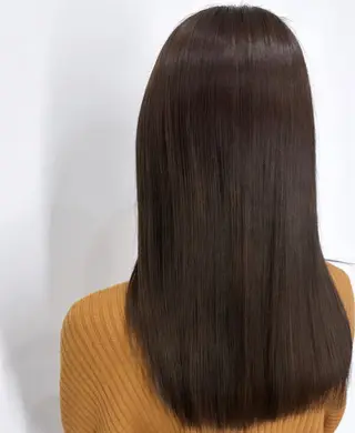 ロング 𝒀𝒖𝒓𝒊 ハイトーン/艶髪✨のヘアスタイル