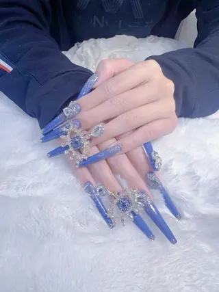 ネイル MARuCHU Hakuのネイルデザイン