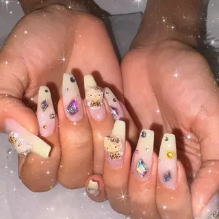 ネイル LUANA所属・LUANA ジュリのネイルデザイン