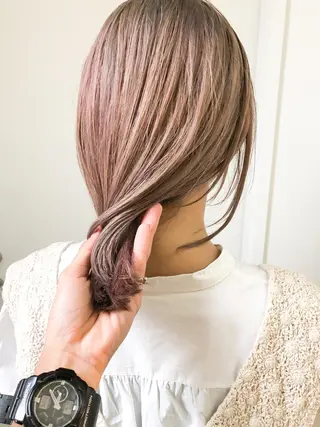 ミディアム カラー 岡本康平/ボブ /ブリーチ/レイヤーのヘアスタイル