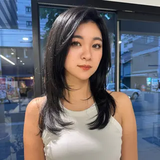 セミロング M所属・ハイトーン/透け感 カラー🎀真香のヘアスタイル