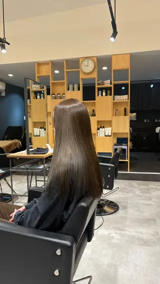 ロング カラー 滑川 吏音のヘアスタイル