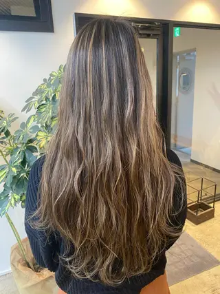ロング カラー 🌼ハイライト透明感 🌼maiのヘアスタイル
