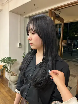 ロング siro所属・siro meru 透明感カラーのヘアスタイル