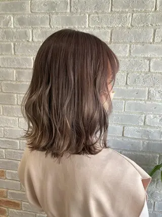 ミディアム カラー ヘアアレンジ 山﨑 まなかのヘアスタイル