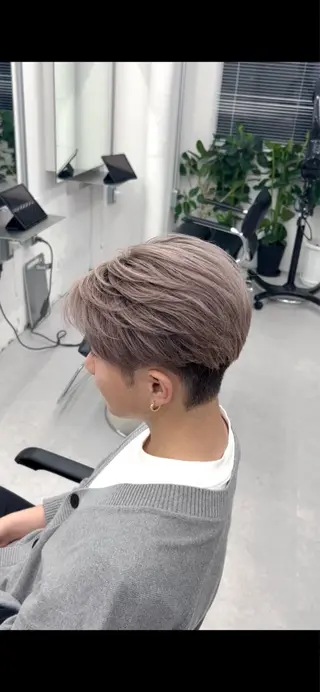 ミディアム カラー メンズ メンズバレイヤージュ 🔥メンズカット🔥のヘアスタイル