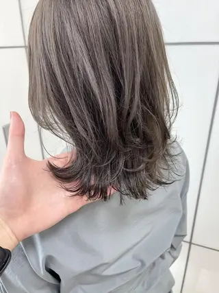 ミディアム シンタニナオト /梅田茶屋町のヘアスタイル