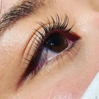 マツエク・マツパ 艶カラー🩵中久保 舞優🩵のヘアスタイル