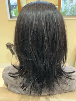ミディアム 正木 百恵のヘアスタイル