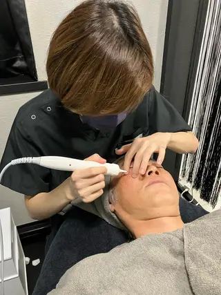 メンズ メンズフェイシャル アイブロウ・ルースのエステ・リラクイメージ