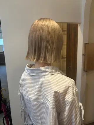 ショート ウシロダ メグミのヘアスタイル