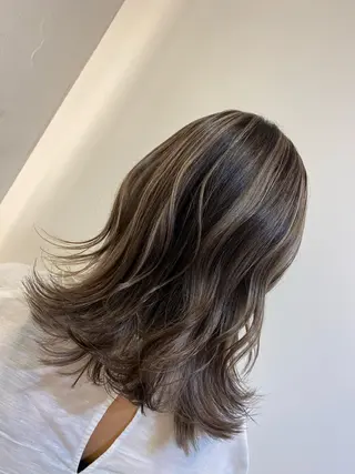 カラー 茅ヶ崎/ハイライト/ ハイトーン/関口実華のヘアスタイル