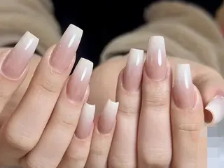 ネイル Elegant beauty ルナのネイルデザイン