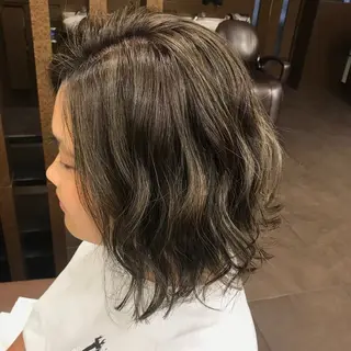 ミディアム カラー MESSA Raffinato所属・岩永 知衣のヘアスタイル