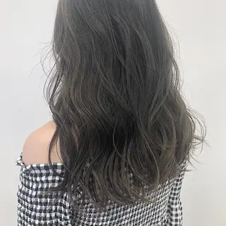 ロング AKANE 【zina新宿】のヘアスタイル