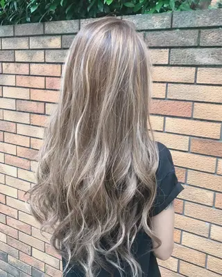 カラー 透明感カラー特化型 NAOKIのヘアスタイル