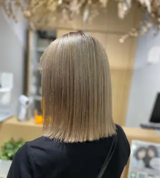 ミディアム カラー AVANCE京橋所属・ハイトーンヘア/ 島崎　タクミのヘアスタイル