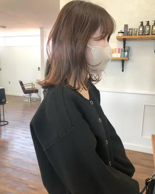 セミロング カラー 江原 彩華のヘアスタイル