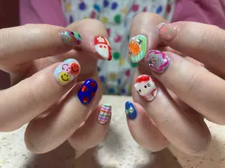 ネイル キラキラ オメメのネイルデザイン