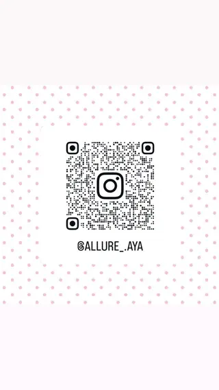 Allure内山 綾乃のネイルデザイン