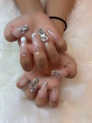 ネイル RÊVIA所属・RÊVIA (レヴィア)のネイルデザイン